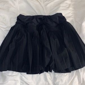 Lululemon black skirt